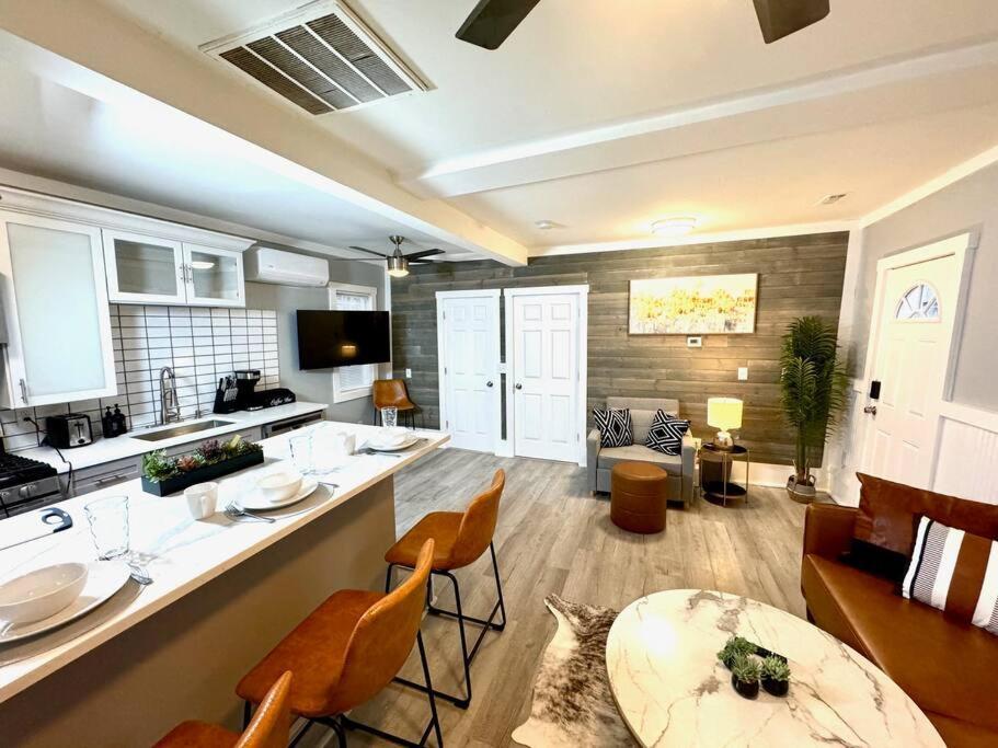 Little House On 47Th Apartman Cleveland Kültér fotó